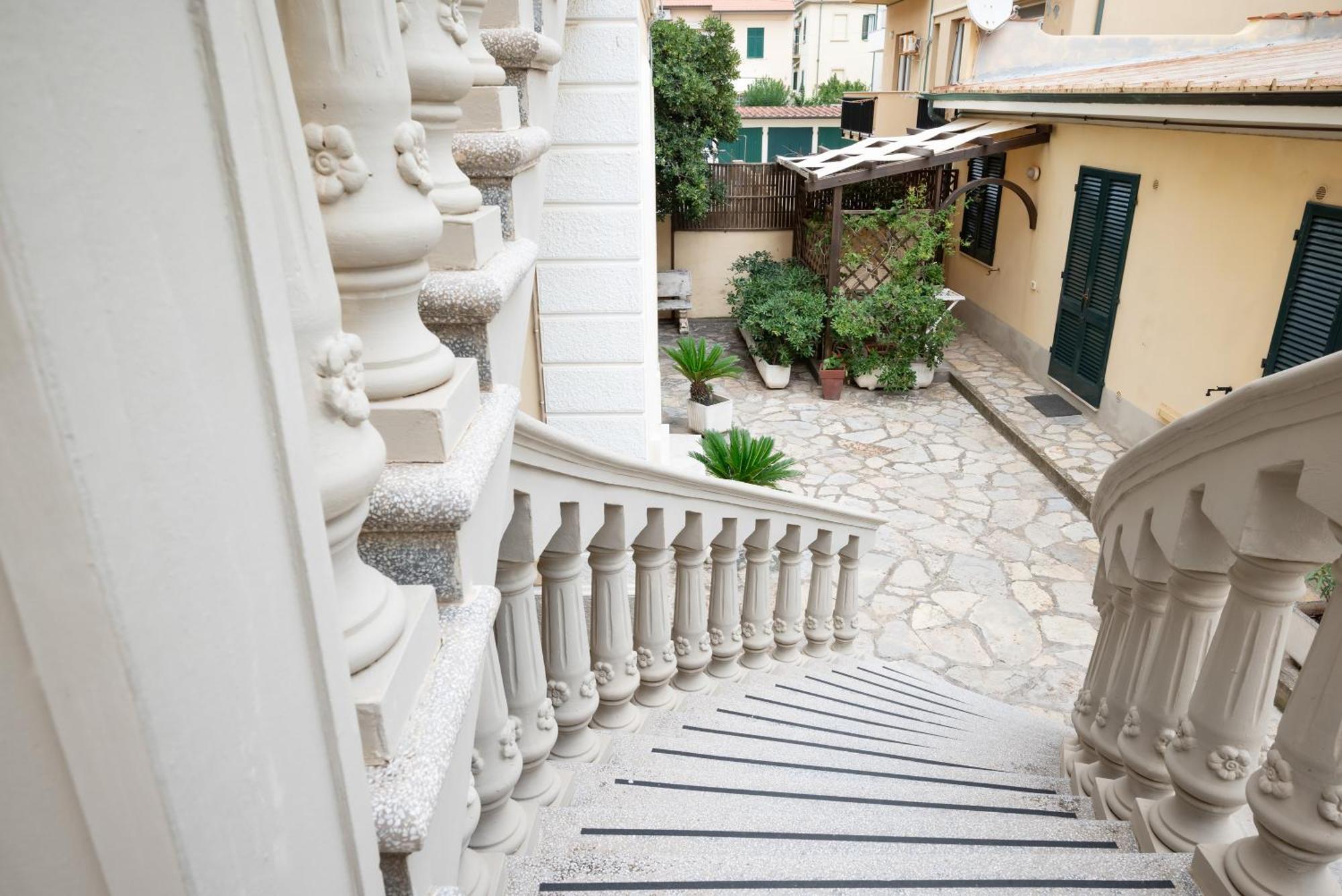 Villa Liberty San Vincenzo Eksteriør bilde